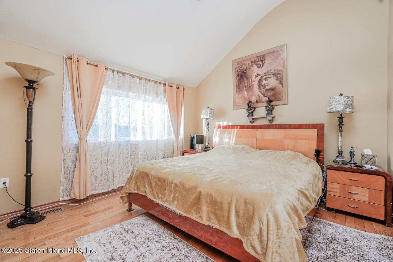 111 Hampton Green, Staten Island, New York image 9