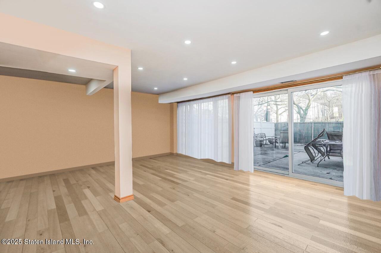 111 Hampton Green, Staten Island, New York image 13