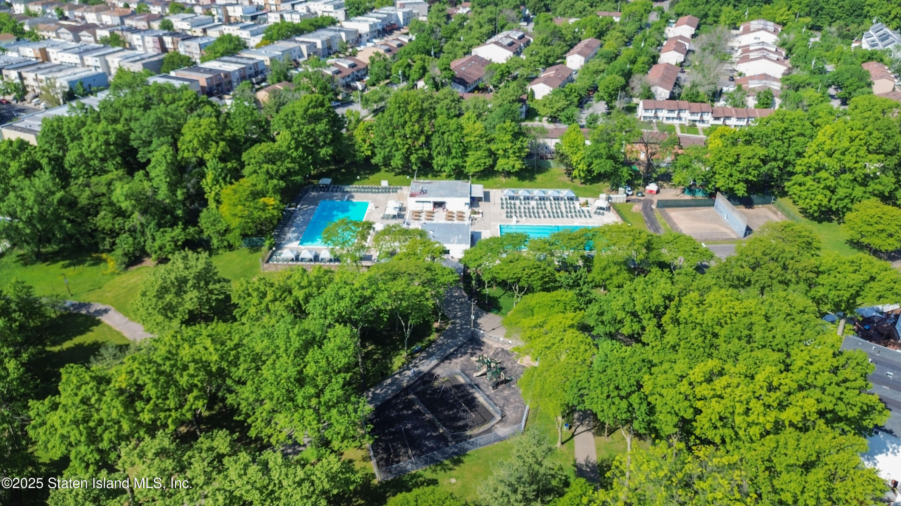 111 Hampton Green, Staten Island, New York image 19