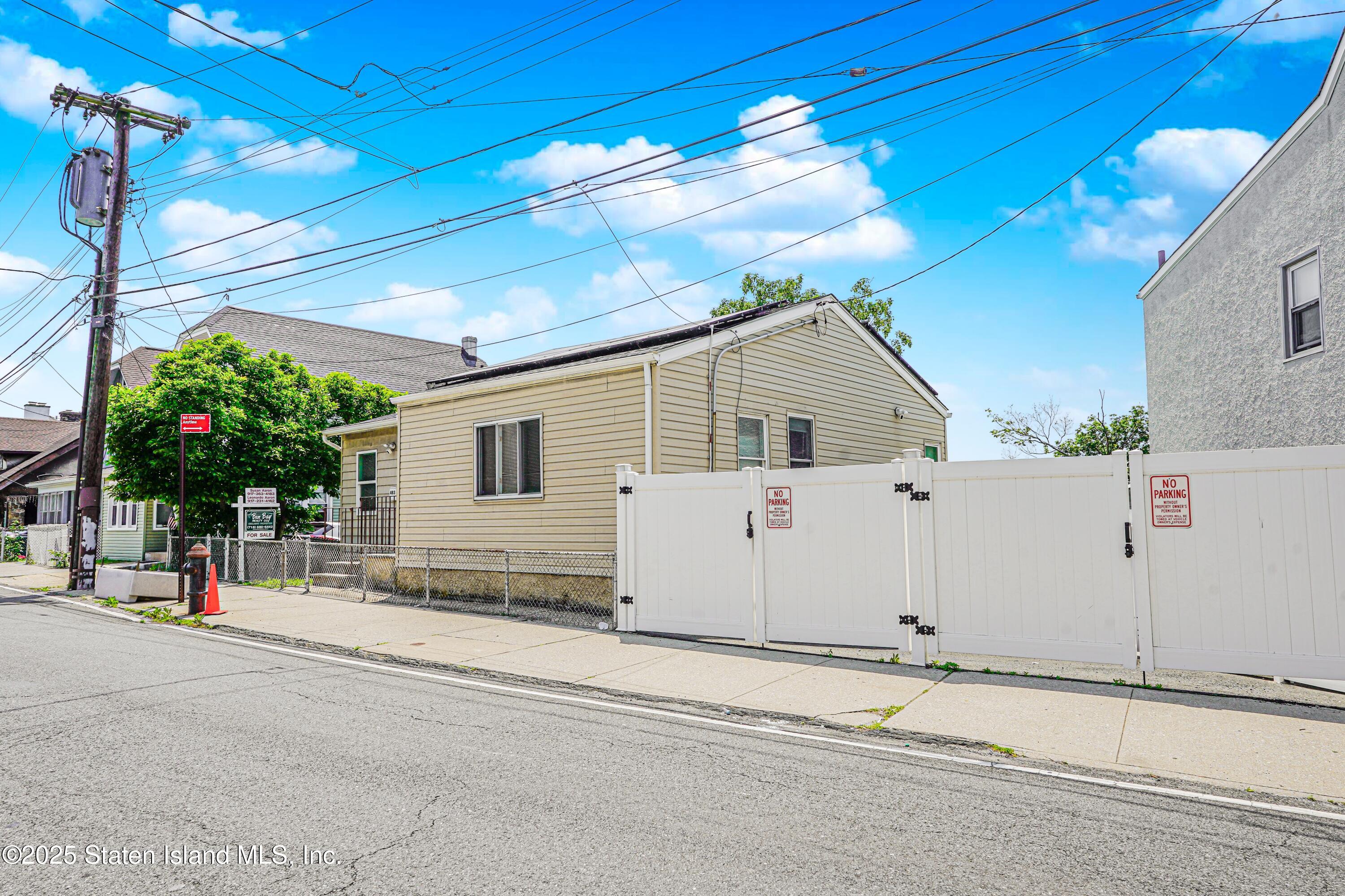 483 Van Duzer Street, Staten Island, New York image 2