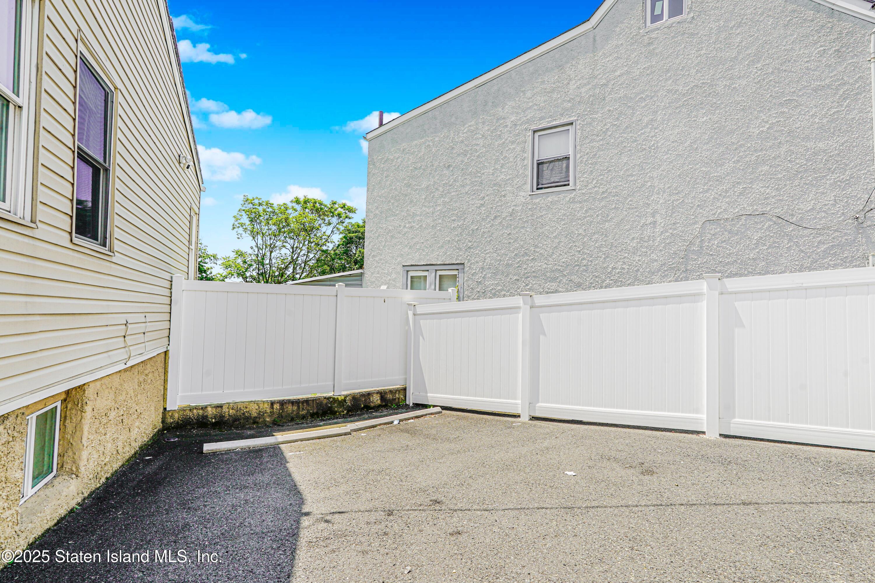 483 Van Duzer Street, Staten Island, New York image 3