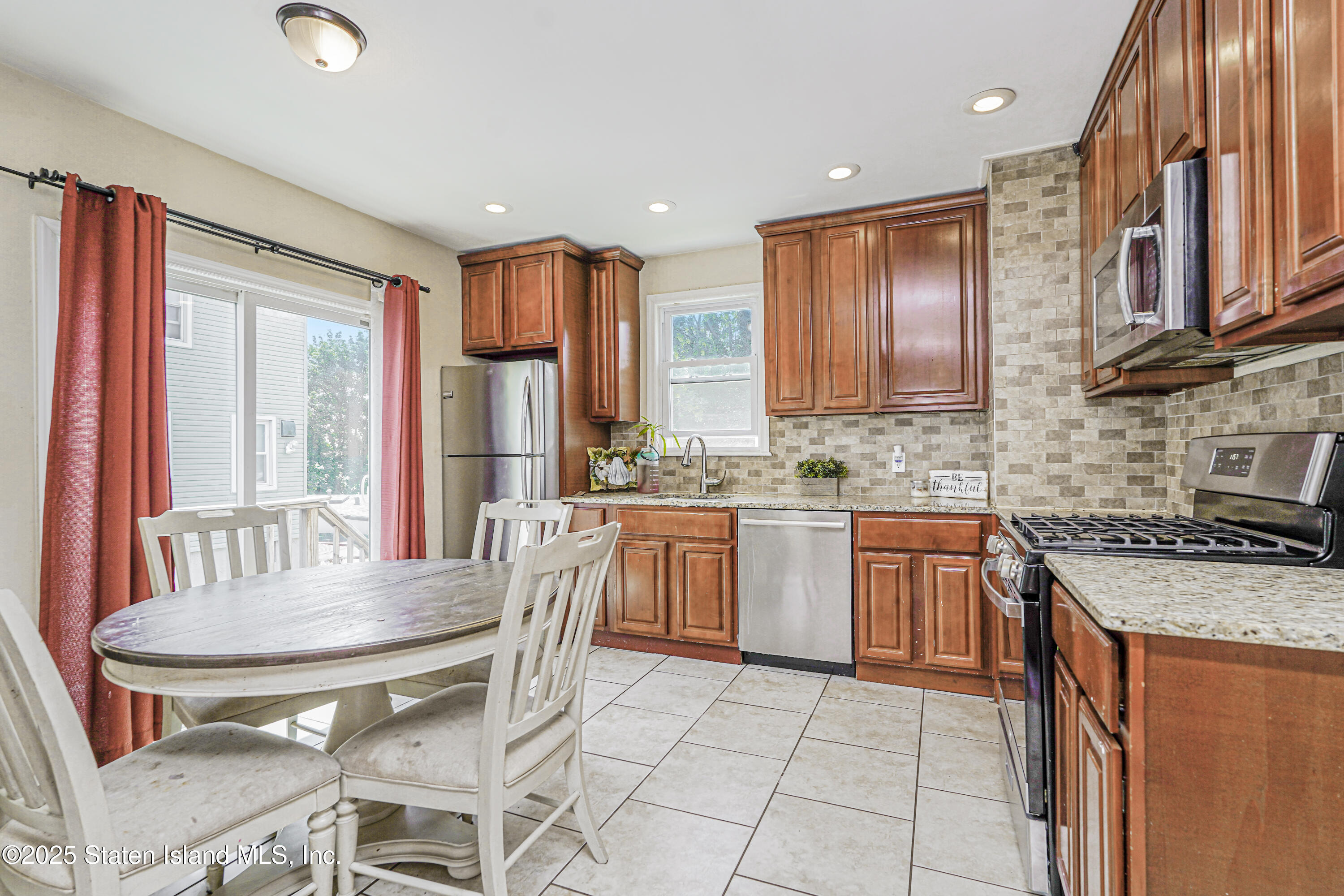 483 Van Duzer Street, Staten Island, New York image 16