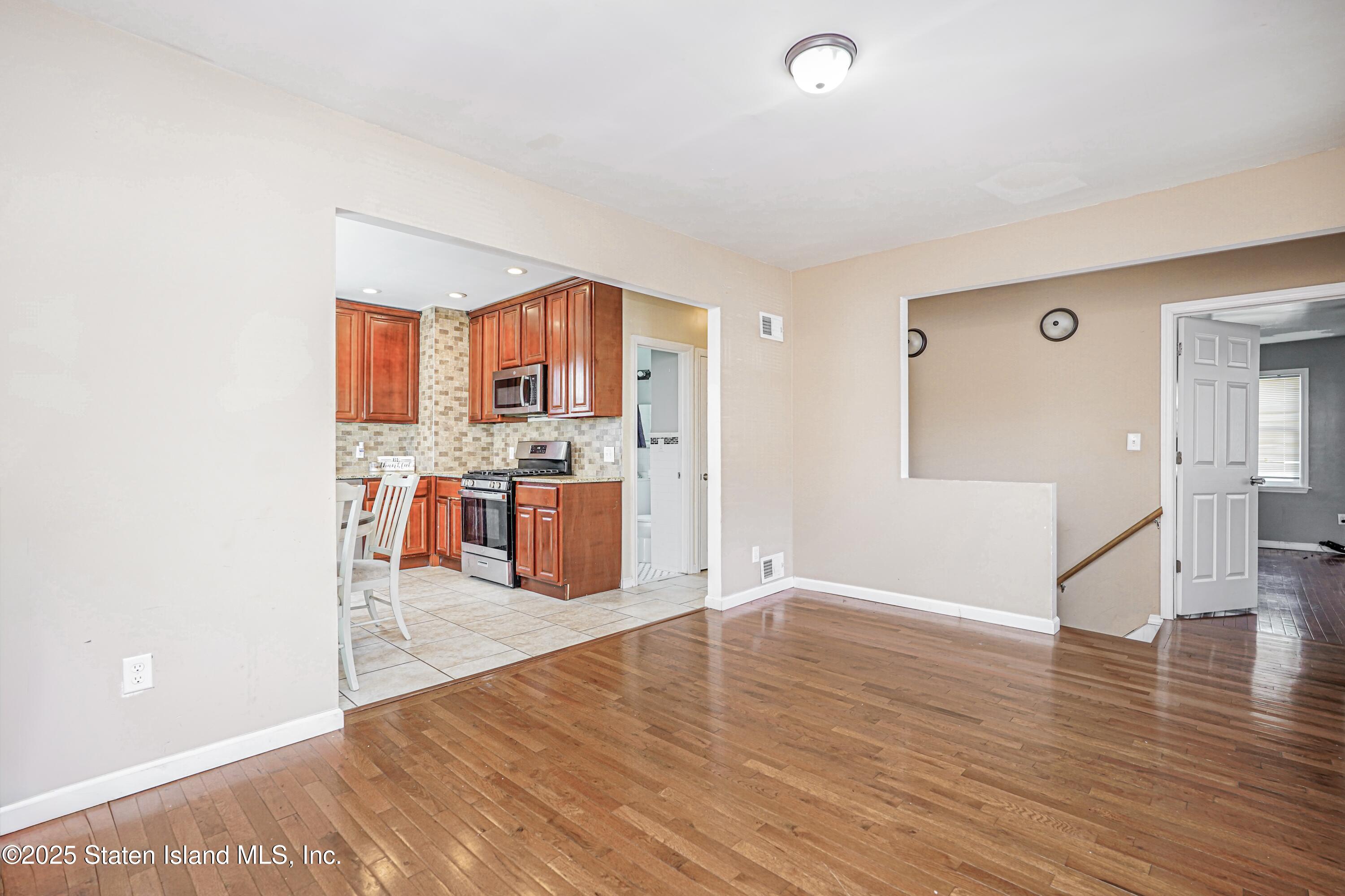 483 Van Duzer Street, Staten Island, New York image 11