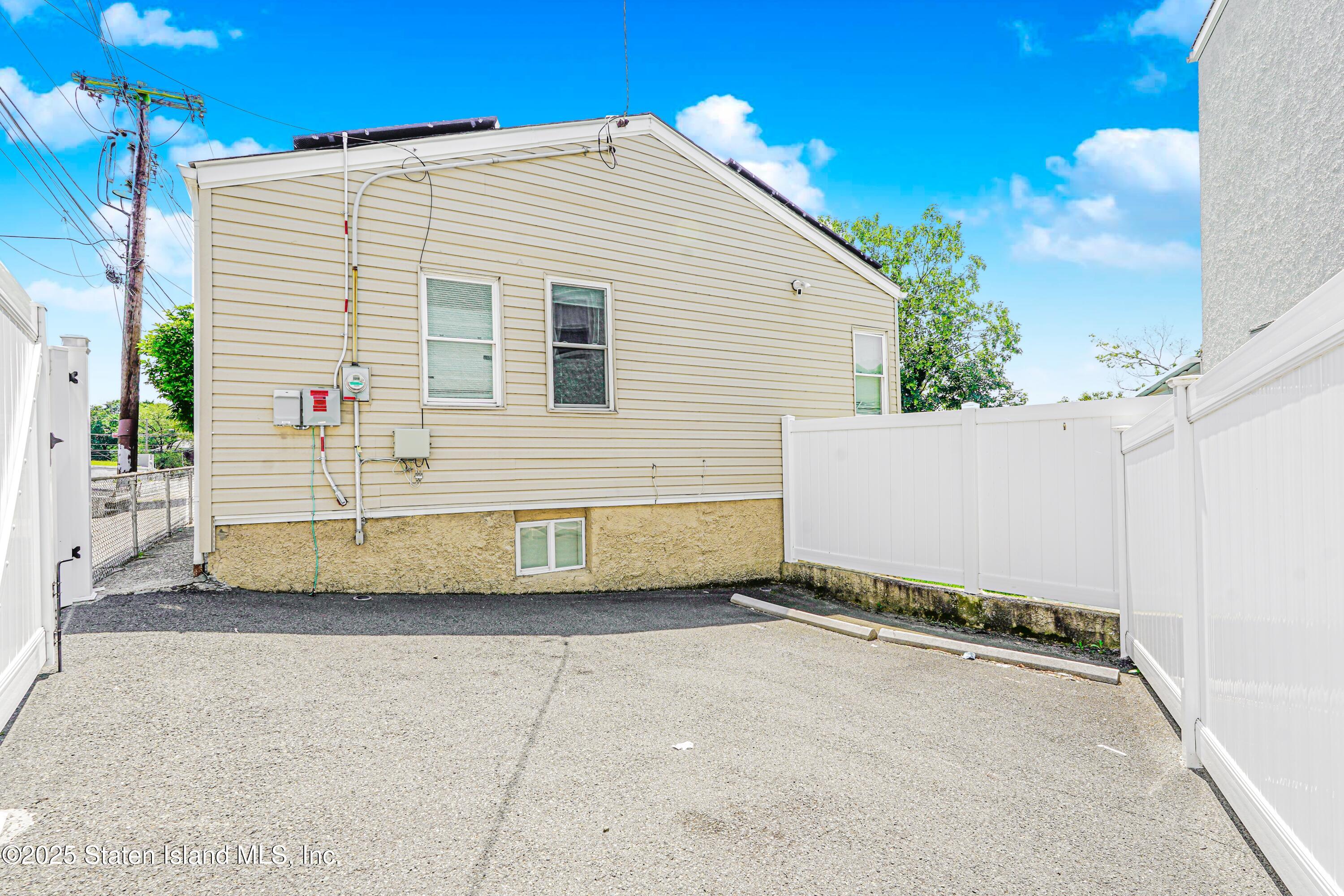 483 Van Duzer Street, Staten Island, New York image 4