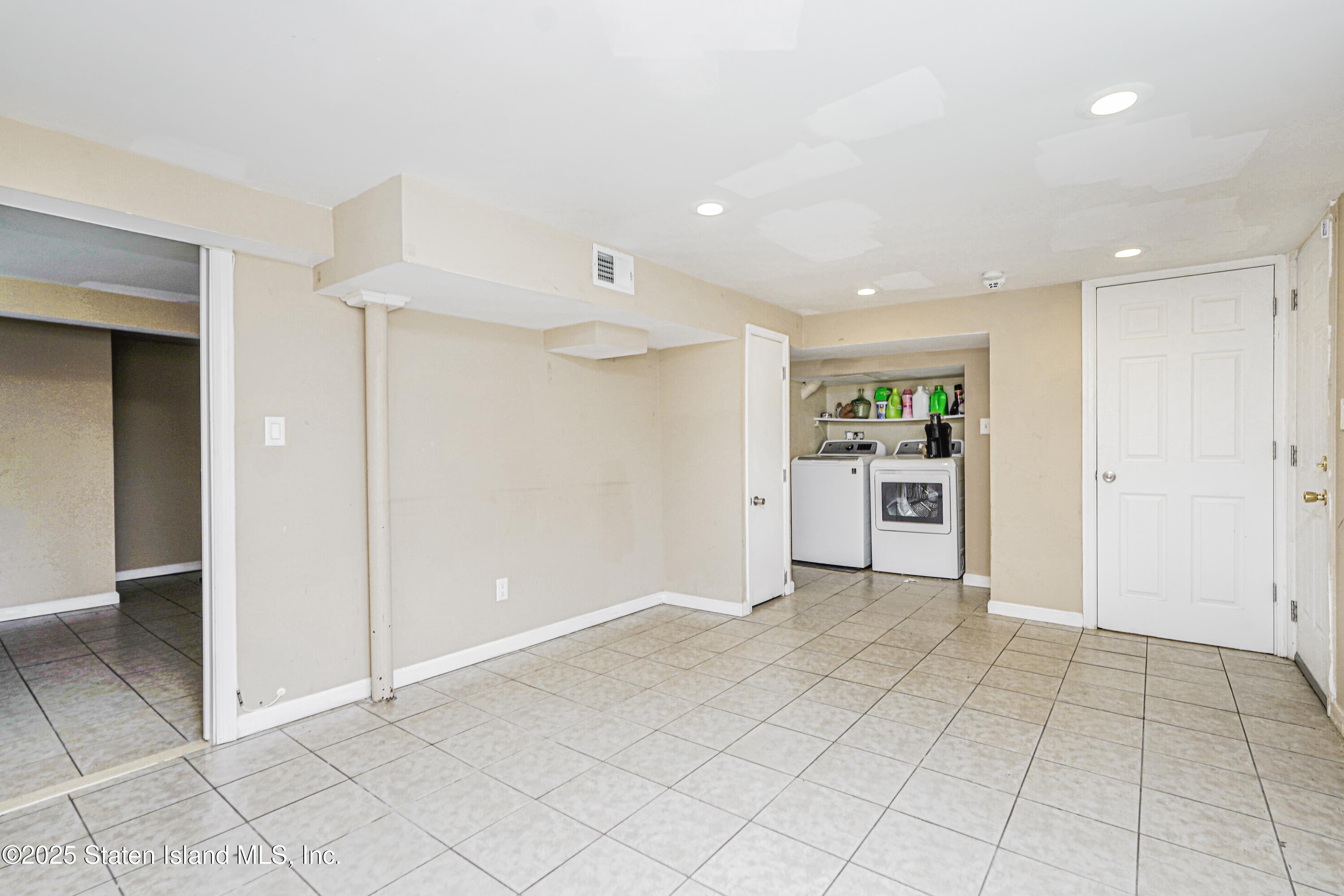 483 Van Duzer Street, Staten Island, New York image 25