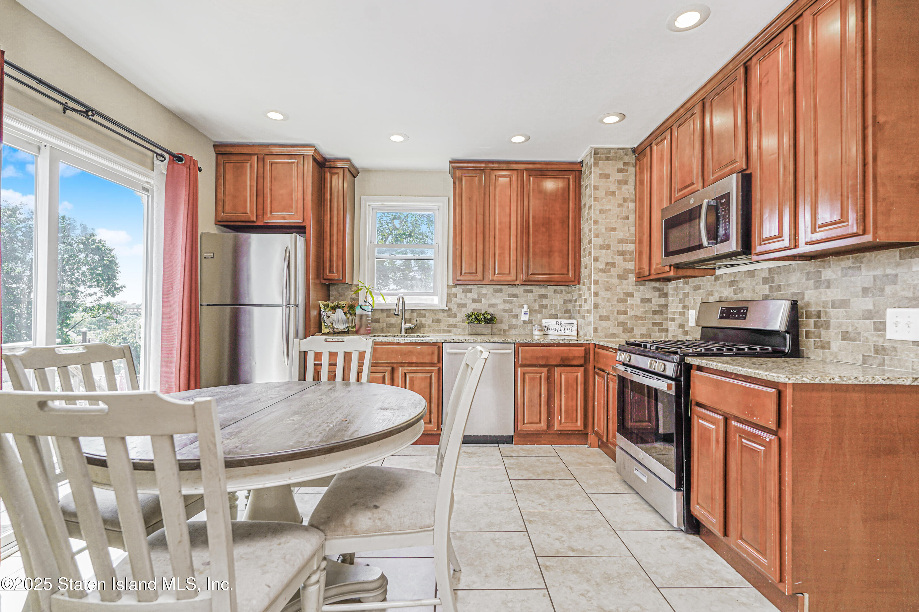 483 Van Duzer Street, Staten Island, New York image 17