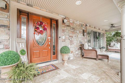 Photo of 63 Finlay Avenue, Staten Island, NY 10309 (MLS # 2601567)