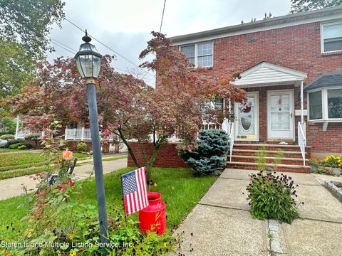 Photo of 83 Tysens Lane, Staten Island, NY 10306 (MLS # 1164293)