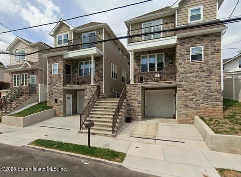 Photo of 35 St. Marys Avenue, Staten Island, NY 10305 (MLS # 2506157)