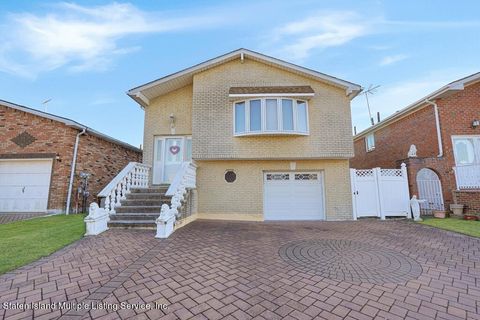 Photo of 544 Rensselaer Avenue, Staten Island, NY 10312 (MLS # 2400710)