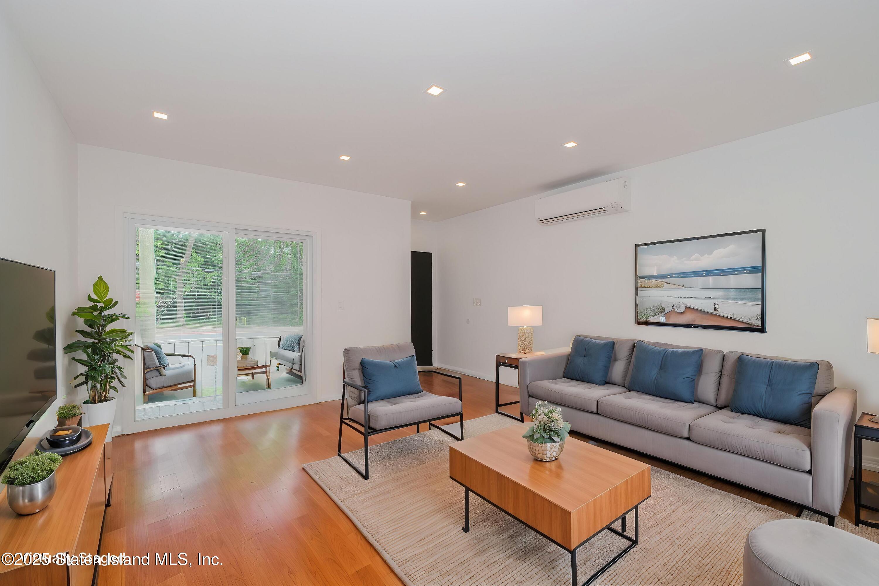 3553 Hylan Boulevard, Staten Island, New York image 10
