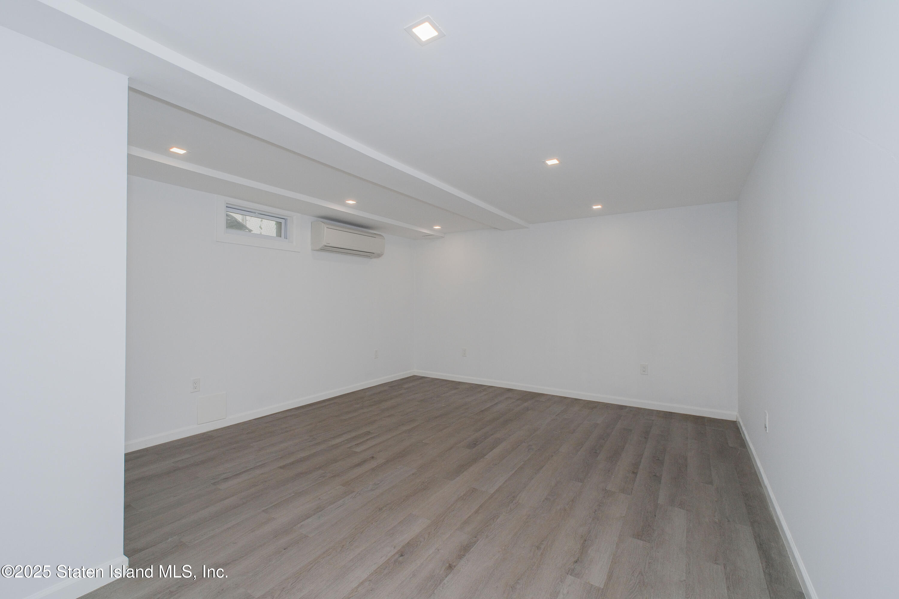 3553 Hylan Boulevard, Staten Island, New York image 20