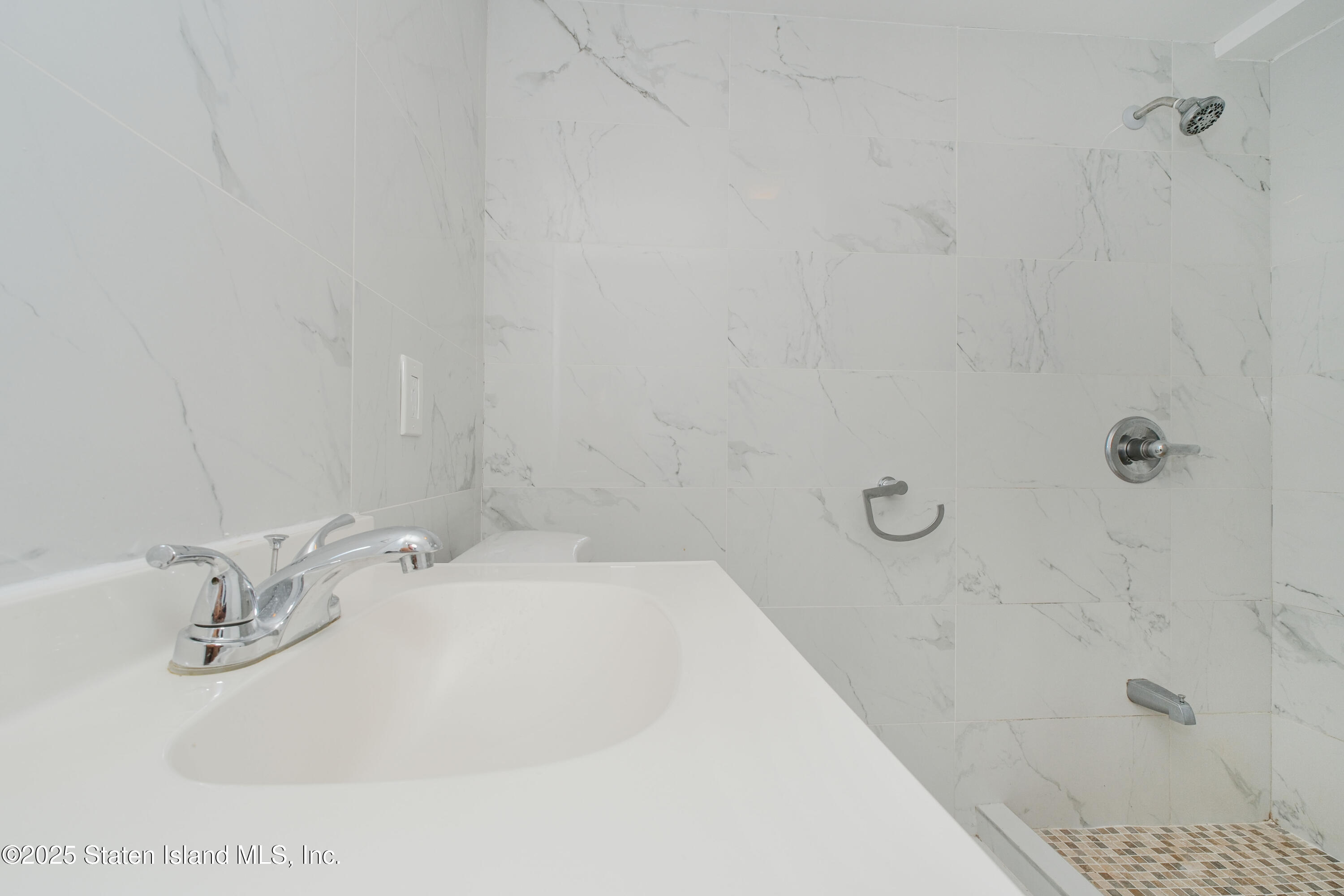 3553 Hylan Boulevard, Staten Island, New York image 26