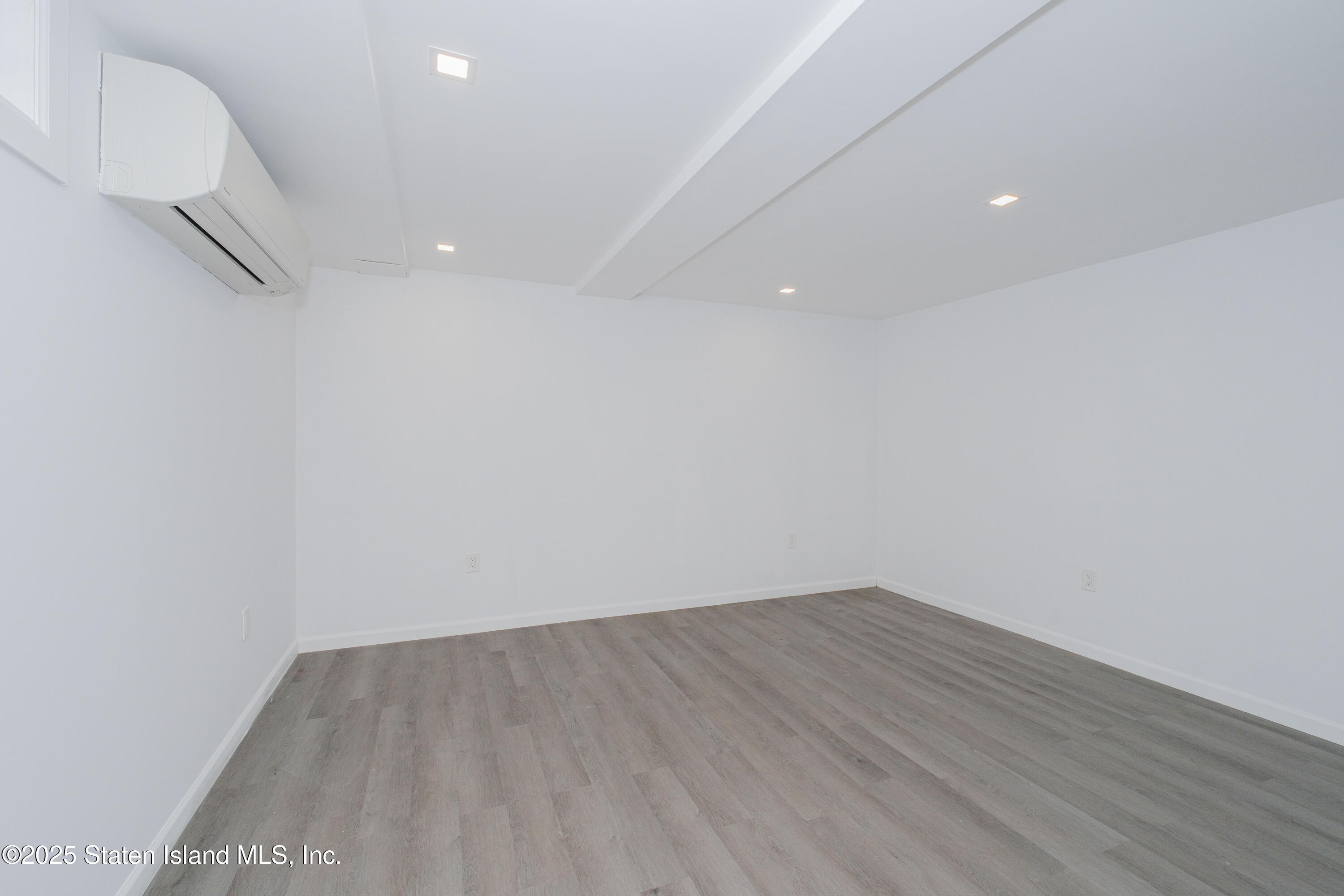 3553 Hylan Boulevard, Staten Island, New York image 19