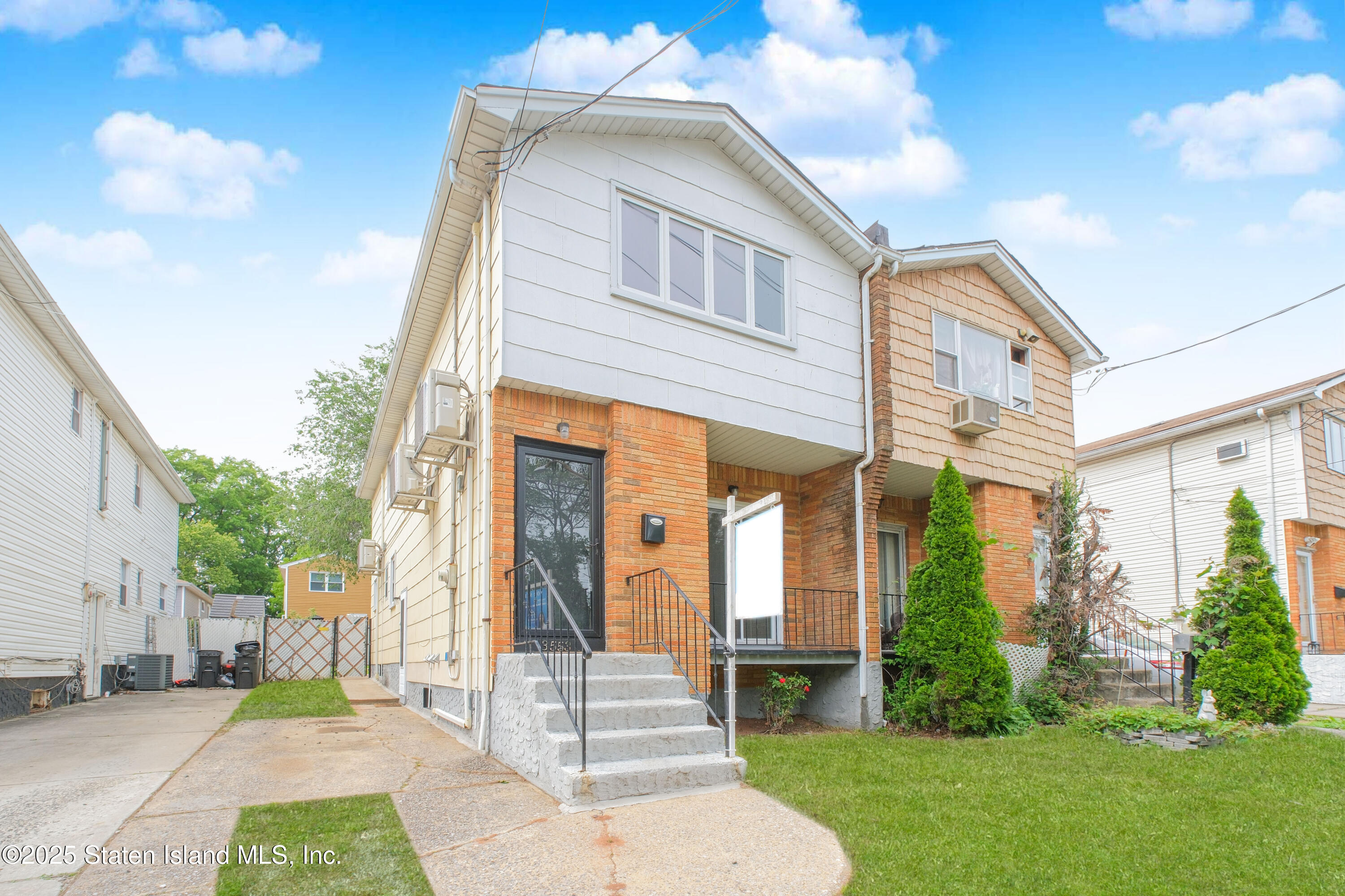 3553 Hylan Boulevard, Staten Island, New York image 1