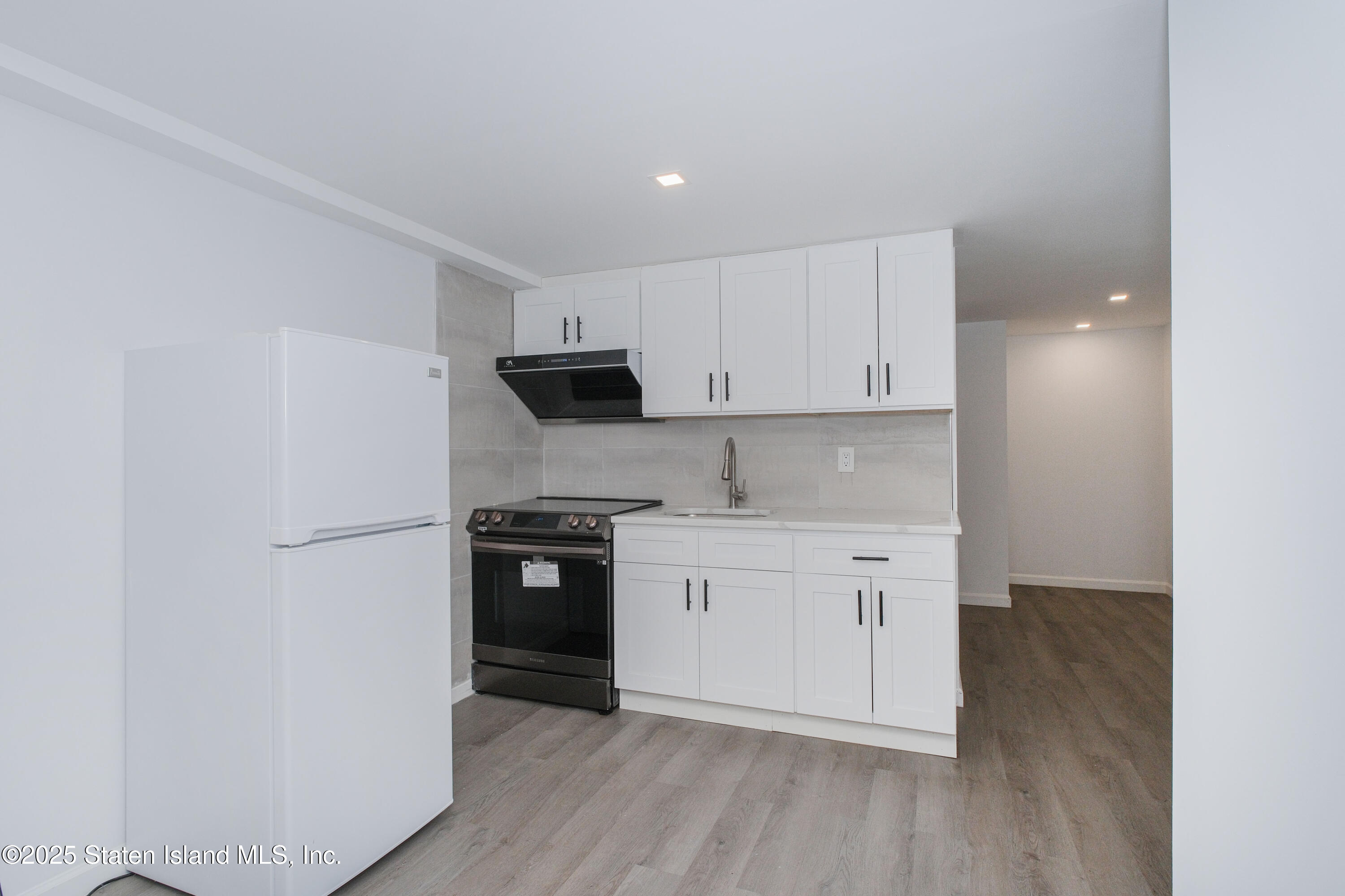 3553 Hylan Boulevard, Staten Island, New York image 21