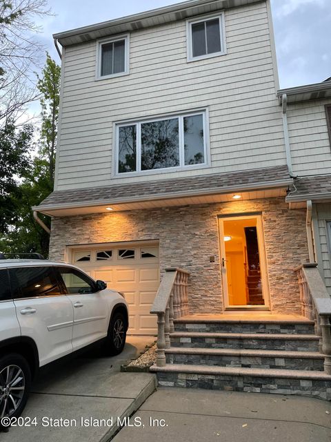 Photo of 78 Boyce Avenue, Staten Island, NY 10306 (MLS # 2403582)