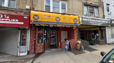 Photo of 98 Victory Boulevard, Staten Island, NY 10301 (MLS # 2504916)