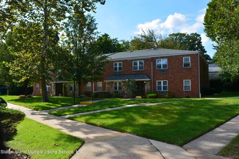 Photo of 16 Bay Terrace #2e, Staten Island, NY 10306 (MLS # 1161304)