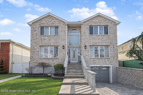 Photo of 115 Abingdon Avenue, Staten Island, NY 10308 (MLS # 2601781)