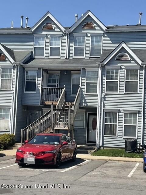 Photo of 243 Pond Way #B, Staten Island, NY 10303 (MLS # 2601950)