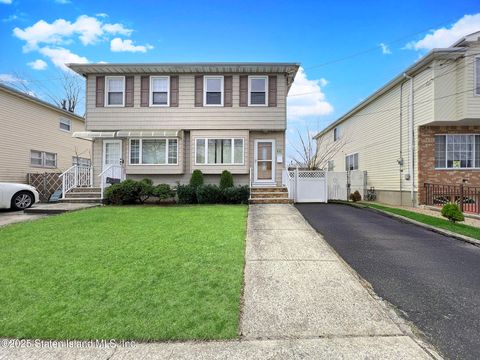 Photo of 632 Wilson Avenue, Staten Island, NY 10312 (MLS # 2501712)