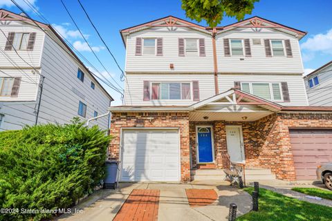 Photo of 732 Willowbrook Road, Staten Island, NY 10314 (MLS # 2406013)