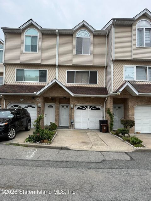 Townhouse For Sale - 96 Church Avenue<br/> Staten Island, NY 10314