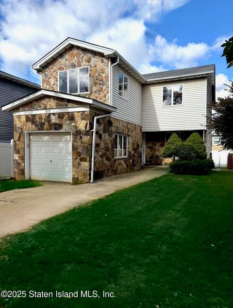 Photo of 149 Lucille Avenue, Staten Island, NY 10308 (MLS # 2506328)