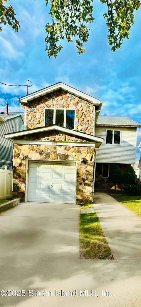 Photo of 149 Lucille Avenue, Staten Island, NY 10308 (MLS # 2506328) Photo of 149 Lucille Avenue, Staten Island, NY 10308 (MLS # 2506328)