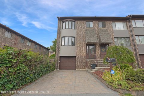 Photo of 391 Fingerboard Road, Staten Island, NY 10305 (MLS # 1164569)