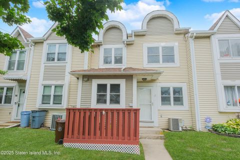 Photo of 12 Grissom Avenue, Staten Island, NY 10314 (MLS # 2503953)