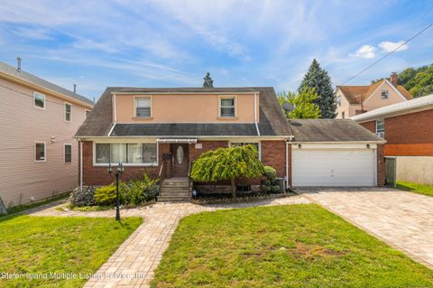 Photo of 20 Seaview Avenue, Staten Island, NY 10304 (MLS # 1163801)