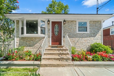 Photo of 211 Arlington Place, Staten Island, NY 10303 (MLS # 1163436)
