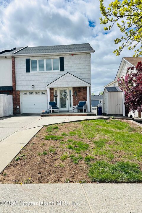 Photo of 350 Brookfield Avenue, Staten Island, NY 10308 (MLS # 2502366)