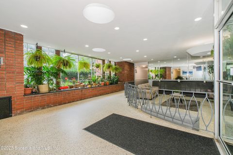 Photo of 55 Austin Place Pl #6p, Staten Island, NY 10304 (MLS # 2504354)