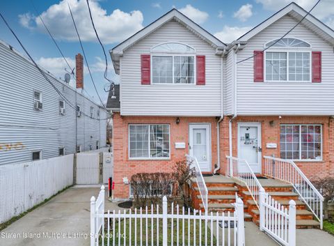 Photo of 708 Port Richmond Avenue, Staten Island, NY 10302 (MLS # 2400589)