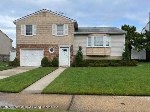 Photo of 29 Andes Place, Staten Island, NY 10314 (MLS # 1164290)