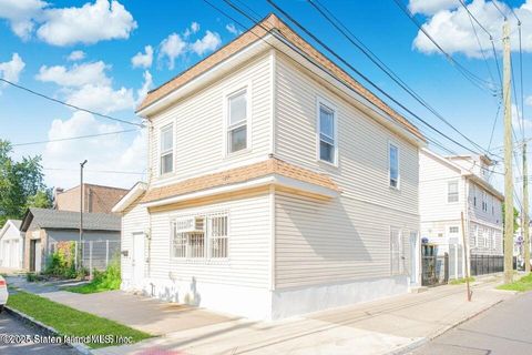 Photo of 155 Dehart Avenue, Staten Island, NY 10303 (MLS # 2505252)