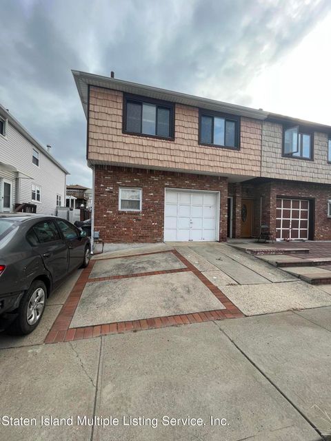Photo of 458 Klondike Avenue, Staten Island, NY 10314 (MLS # 1164240)