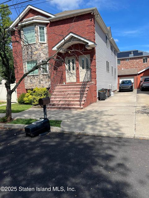 Photo of 645 Lamont Avenue, Staten Island, NY 10312 (MLS # 2504877)