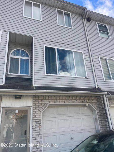 Photo of 18 Patty Court, Staten Island, NY 10312 (MLS # 2602010)