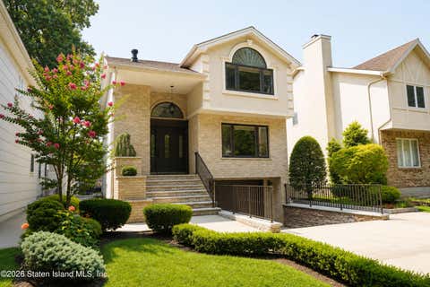 Photo of 20 N Railroad Street, Staten Island, NY 10312 (MLS # 2604007)