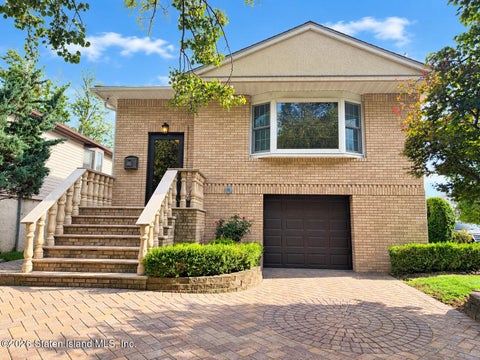 Homes For Sale - 812 Leverett Avenue<br/> Staten Island, NY 10312