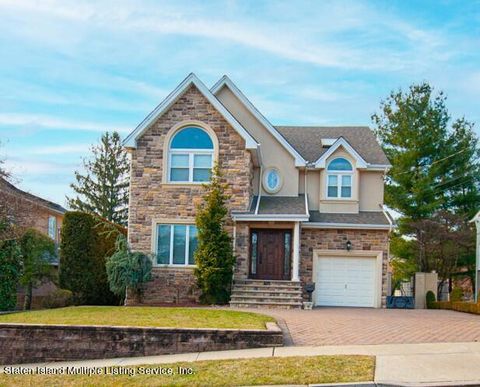 Photo of 116 Vista Avenue, Staten Island, NY 10304 (MLS # 1160064)