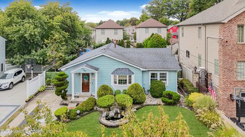 Photo of 358 Manhattan Street, Staten Island, NY 10307 (MLS # 2405309)