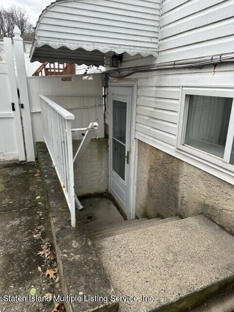 Photo of 1570 Woodrow Road, Staten Island, NY 10309 (MLS # 1159790)