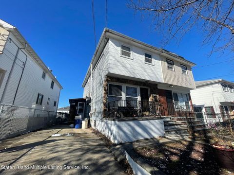 Photo of 171 Clifton Avenue, Staten Island, NY 10305 (MLS # 2400957)