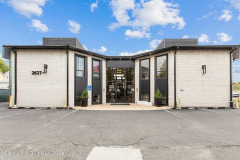 Photo of 2627 Hylan Boulevard #B3, Staten Island, NY 10306 (MLS # 1160507)