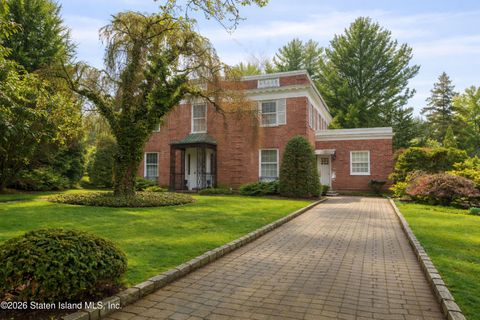 Photo of 142 Bertha Place, Staten Island, NY 10301 (MLS # 2601778)